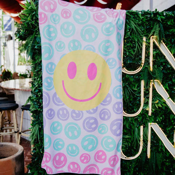 http://www.katydidwholesale.com/cdn/shop/products/fall-spring-towel-smiley-face-pastel-for-women_600x.jpg?v=1699998775